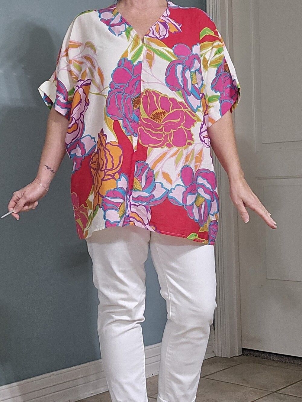 JODIFL Bright Floral V-Neck Tunic Top - Pink, Orange, Blue, White